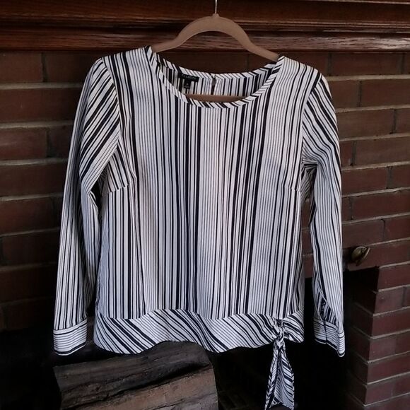 Talbots dark grey/white striped top, size M. - Picture 1 of 4